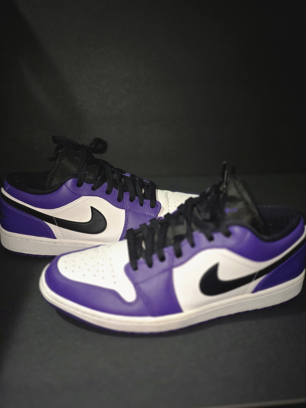 Nike Men’s Low-Top Sneakers in Purple/White - Picture 3 of 6